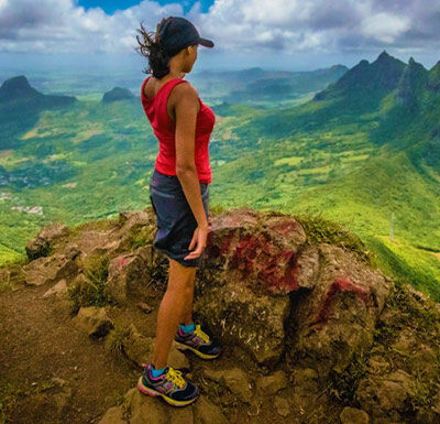 Vue panoramique depuis le sommet du Pouce à l'île Maurice avec Port-Louis en contrebas