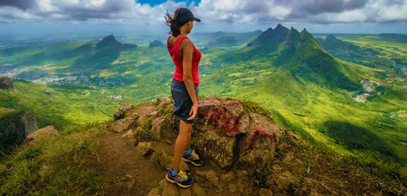 Vue panoramique depuis le sommet du Pouce à l'île Maurice avec Port-Louis en contrebas