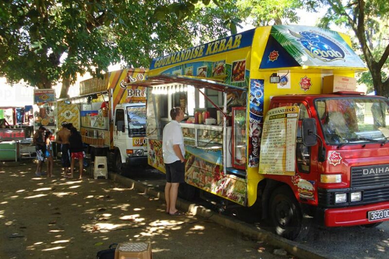 Food truck proposant des spécialités de street food mauricienne