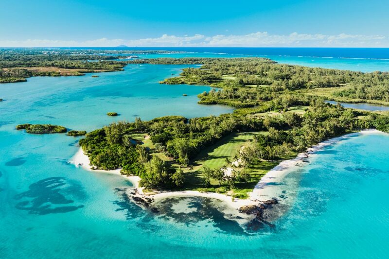 Road trip sur la côte est de l’île Maurice avec vue sur le lagon turquoise et les paysages côtiers